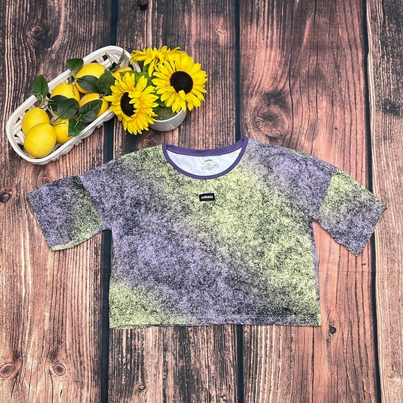 adidas Tops - Adidas Vibrant Crop Top